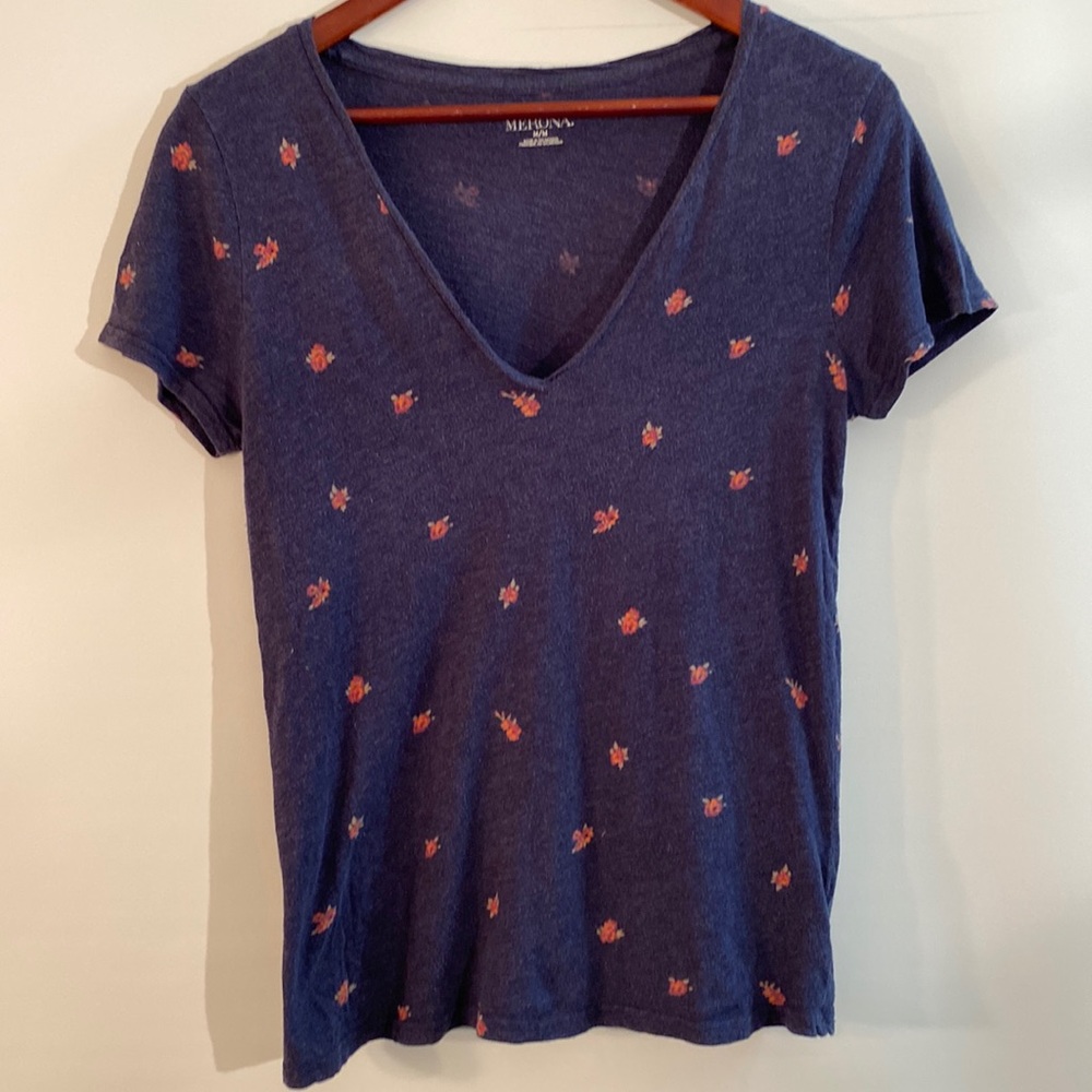 Merona - deep v-neck ladies tee. Size M